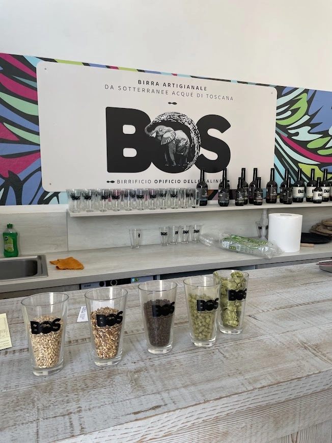 BOS ambachtelijke brouwerij en ingrediënten voor speciaalbier bij Salina di Volterra in Toscane